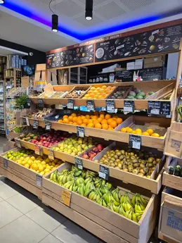 354-biocoop-lyon-bellecour-place-magasin-bio-banane-fruit-legume-agrume-pomme-poire.webp